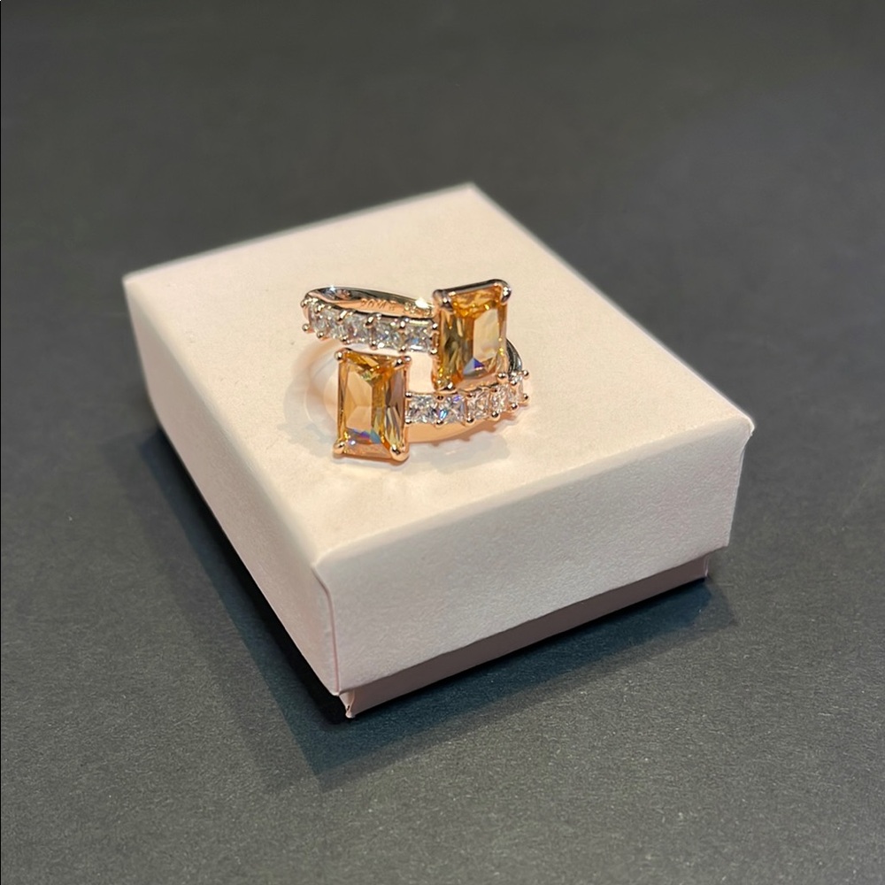 Elegant Gold and Silver Ring
